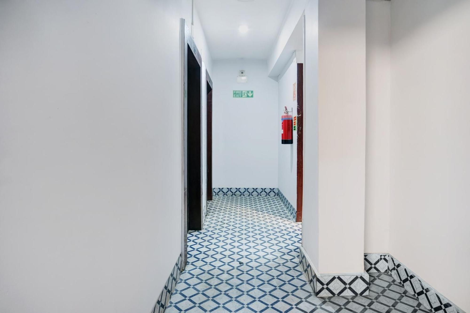Super Hotel O Noonmati Guwahati Formerly Hotel Sundari Dış mekan fotoğraf